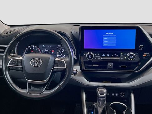 Used 2023 Toyota Highlander XLE FWD image 20