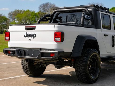 Used 2023 Jeep Gladiator Sport AWD/4WD image 12