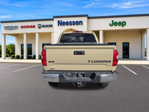 Used 2020 Toyota Tundra SR5 w/ SR5 Upgrade Package AWD/4WD image 7