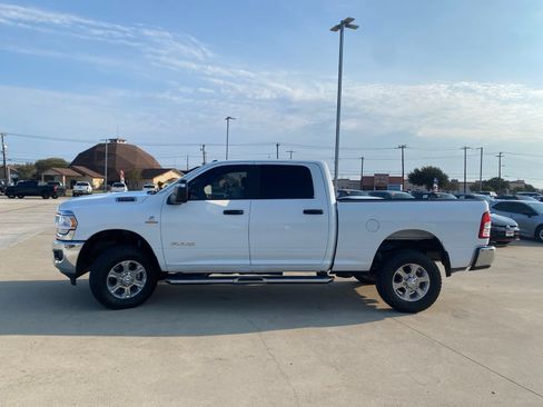 Used 2024 RAM 2500 Big Horn w/ Off Road Package AWD/4WD image 4