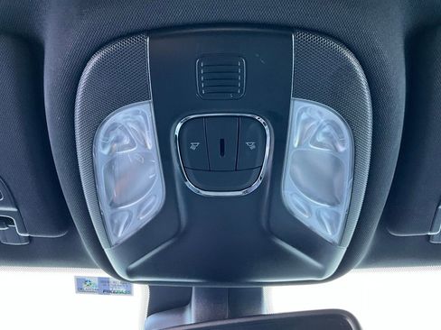 Used 2025 Jeep Compass Limited image 17