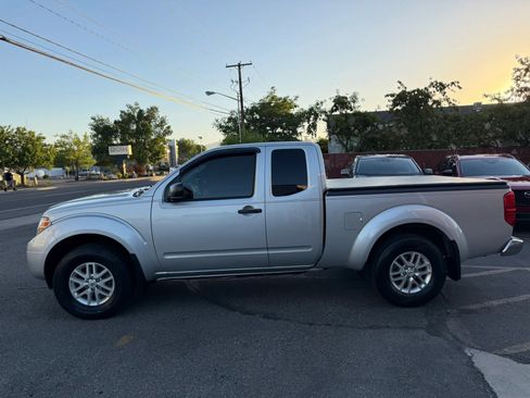 Used 2019 Nissan Frontier SV w/ Value Truck Package AWD/4WD image 8