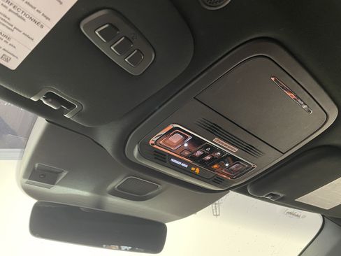 Used 2025 Lincoln Aviator Reserve w/ Equipment Group 201A image 8