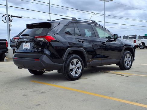 Used 2025 Toyota RAV4 LE image 5