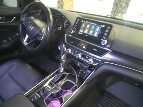 Used 2020 Honda Accord Sport image 11