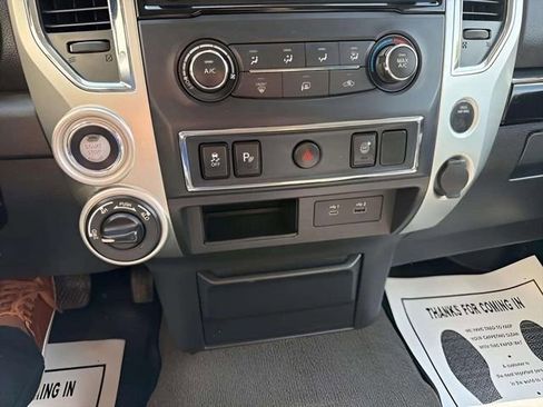 Used 2021 Nissan Titan SV AWD/4WD image 12