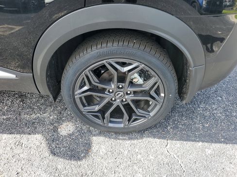 New 2025 Nissan Kicks SR image 7