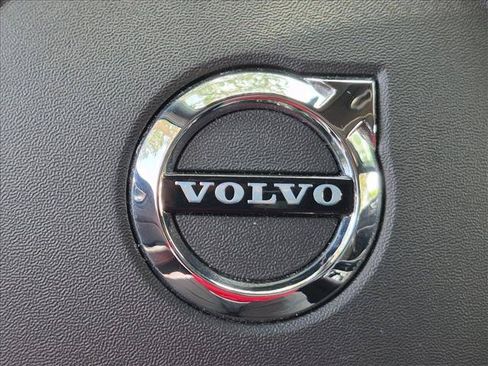 Used 2020 Volvo XC60 T5 R-Design w/ Protection Package Premier FWD image 12