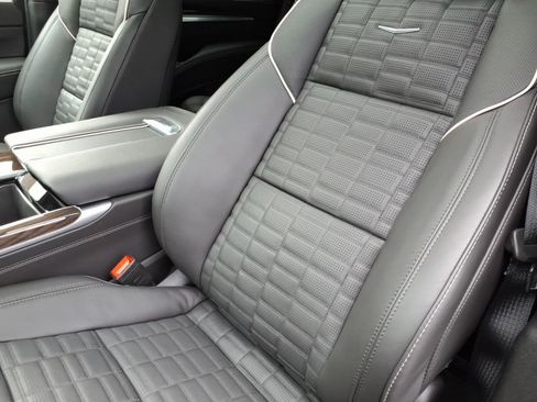 New 2026 Cadillac Escalade Platinum Sport w/ LPO, ONYX Package image 15