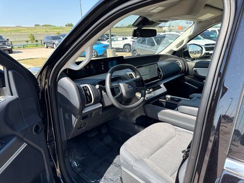 Used 2025 Ford Expedition Active RWD image 20