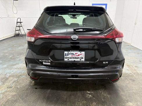 Used 2023 Nissan Kicks SR w/ SR Premium Package image 4