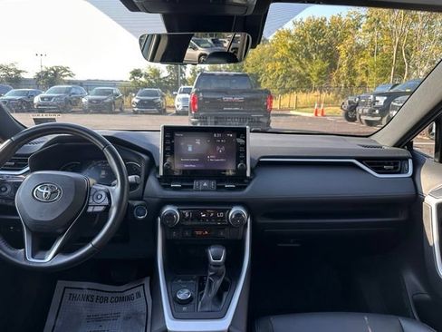 Used 2022 Toyota RAV4 XSE w/ XSE Grade Weather Package AWD/4WD image 27