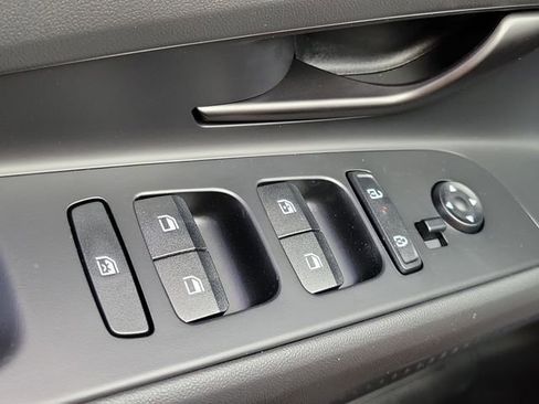 New 2026 Hyundai Elantra Sport FWD image 17