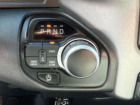 Used 2024 RAM 1500 Big Horn AWD/4WD image 25
