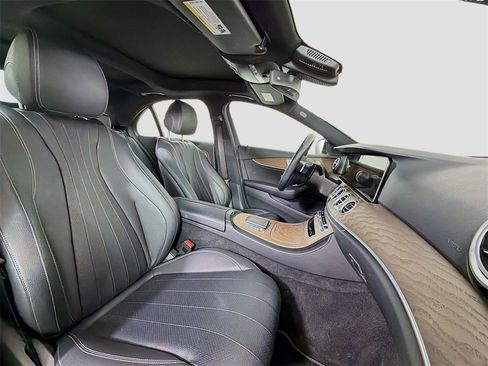 Used 2021 Mercedes-Benz E 350 4MATIC Sedan image 31