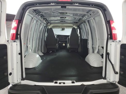 New 2026 Chevrolet Express 2500 image 30