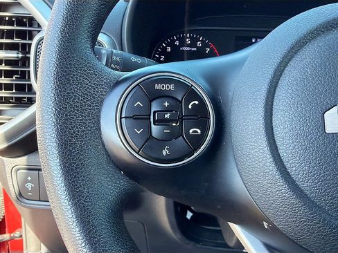 Used 2022 Kia Soul LX image 33