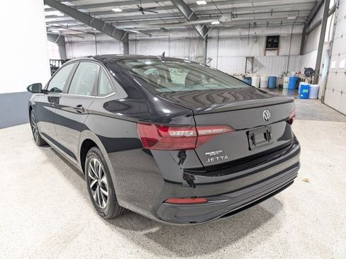 Used 2022 Volkswagen Jetta S image 4