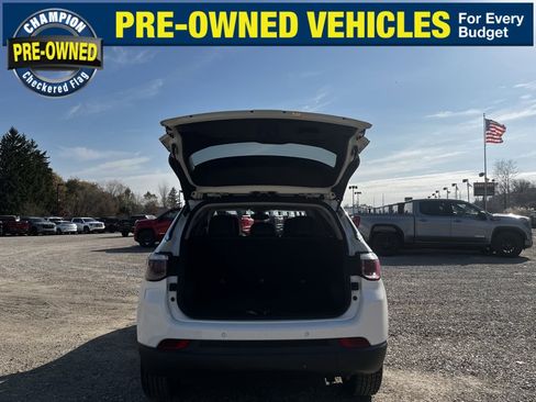 Used 2018 Jeep Compass Latitude w/ Popular Equipment Group image 10