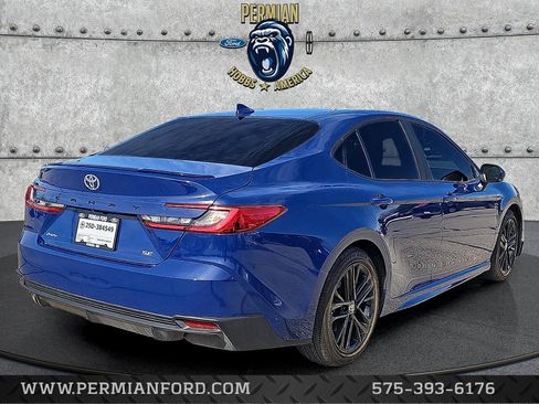 Used 2025 Toyota Camry SE image 4