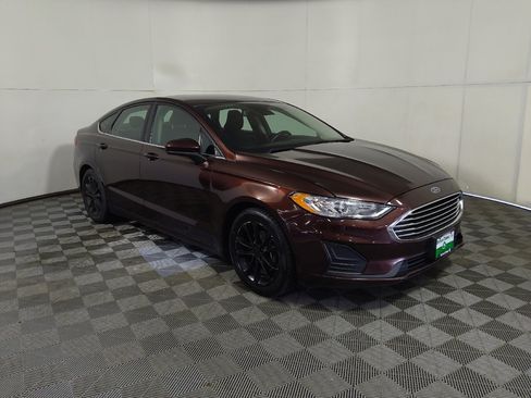 Used 2019 Ford Fusion SE FWD image 13