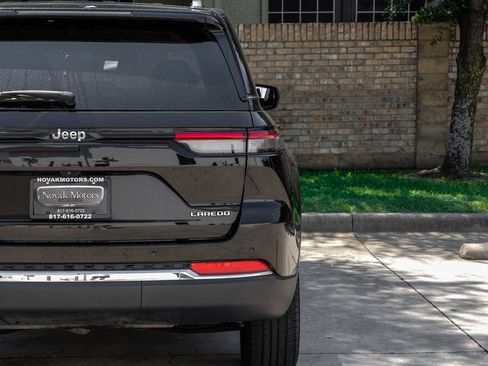 Used 2022 Jeep Grand Cherokee Laredo w/ Luxury Tech Group I image 59