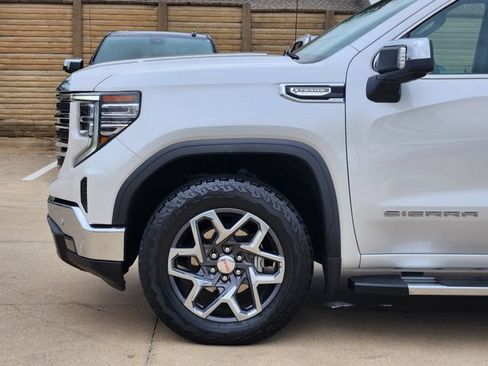 Used 2024 GMC Sierra 1500 SLT AWD/4WD image 16