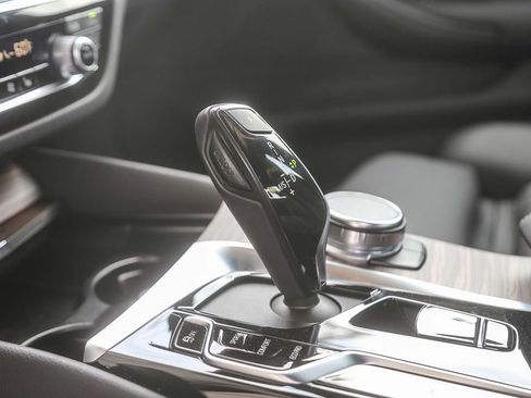 Certified 2023 BMW 530i w/ Convenience Package RWD image 19