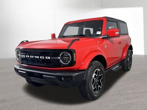 Used 2023 Ford Bronco Outer Banks image 1
