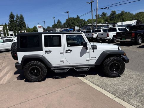 Used 2015 Jeep Wrangler Unlimited Sport w/ Quick Order Package 24S AWD/4WD image 7