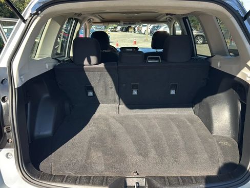 Used 2016 Subaru Forester 2.5i Premium w/ All-Weather Package AWD/4WD image 18