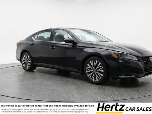 Used 2025 Nissan Altima 2.5 SV FWD image 1