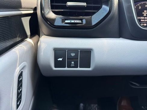 Certified 2025 Honda Pilot Elite image 37