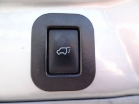 Used 2016 Toyota Sienna XLE image 30