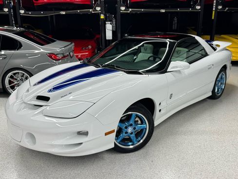 Used 1999 Pontiac Firebird Formula RWD image 3