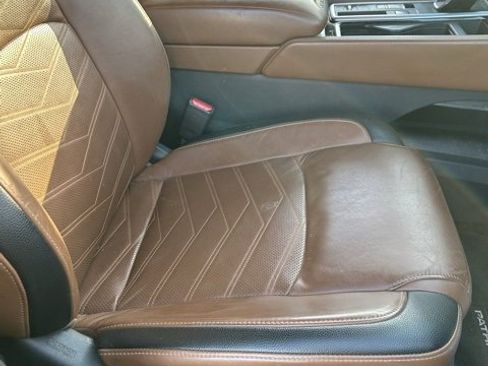 Used 2022 Nissan Pathfinder Platinum w/ Cargo Package image 4