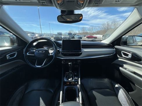 Used 2022 Jeep Compass Limited image 14