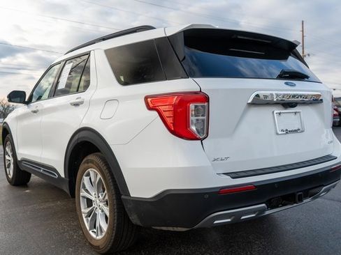 Used 2024 Ford Explorer XLT w/ Equipment Group 202A image 8