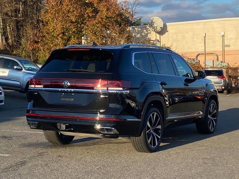 Used 2024 Volkswagen Atlas SEL Premium R-Line image 5