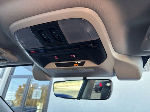 Used 2022 Subaru Crosstrek 2.5i Sport w/ Moonroof Package image 45