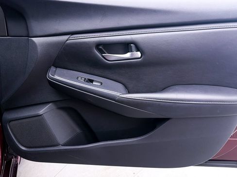 Used 2024 Nissan Sentra SV FWD image 30