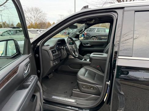 Used 2022 Chevrolet Tahoe LT w/ LT Signature Plus Package image 11