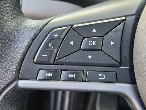 Used 2025 Nissan Altima 2.5 SV FWD image 23