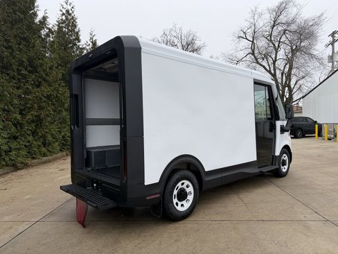 Used 2024 Chevrolet Brightdrop 400 w/ Commercial Equipment Package image 31