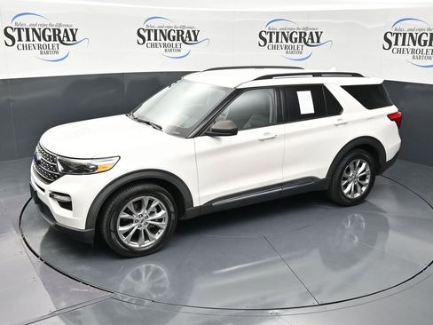 Used 2021 Ford Explorer XLT w/ Equipment Group 202A RWD image 14