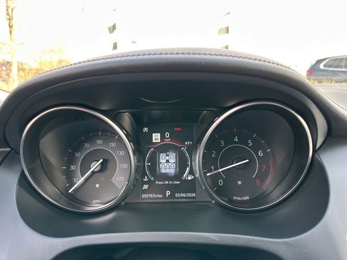 Used 2018 Jaguar E-PACE S image 2