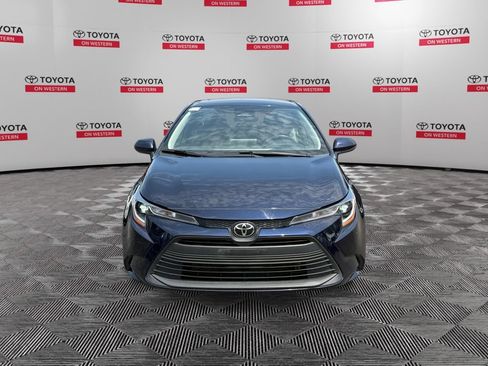 Used 2025 Toyota Corolla LE FWD image 2