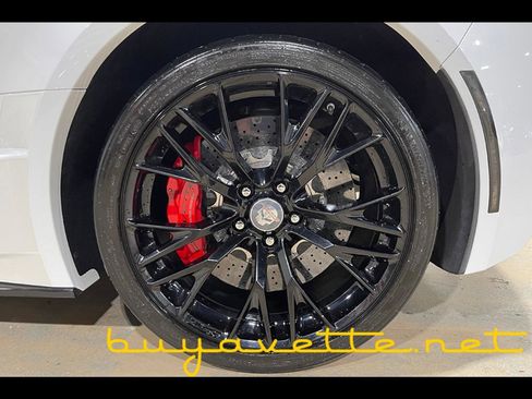 Used 2016 Chevrolet Corvette Z06 w/ 3LZ Preferred Equipment Group RWD image 20