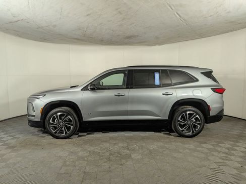 Certified 2025 Buick Enclave Sport Touring image 3