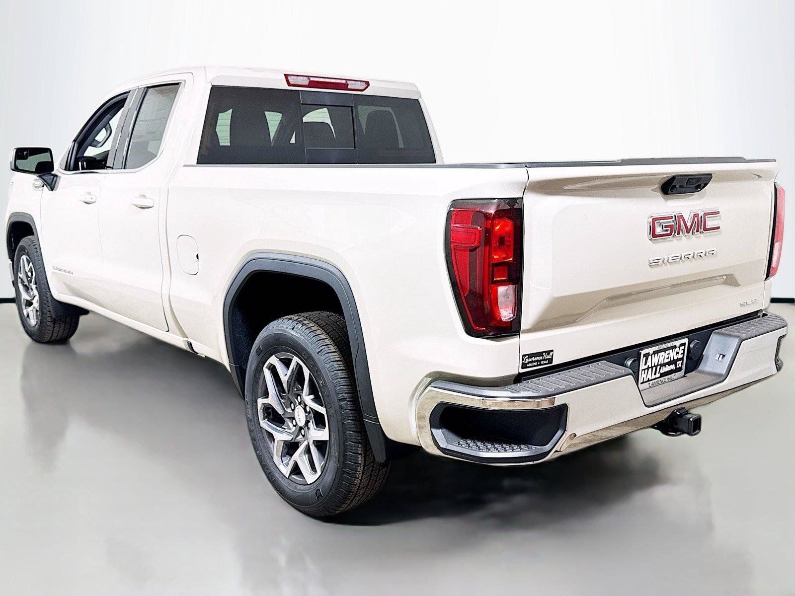New 2026 GMC Sierra 1500 SLE w/ Preferred Package RWD image 3